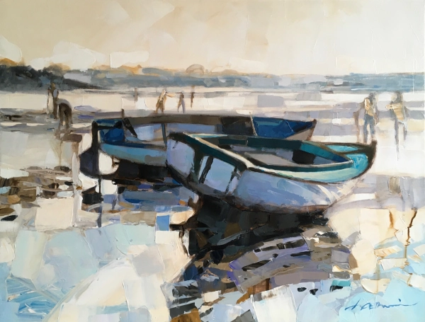 Deux barques à marée basse de couleur gris/bleu