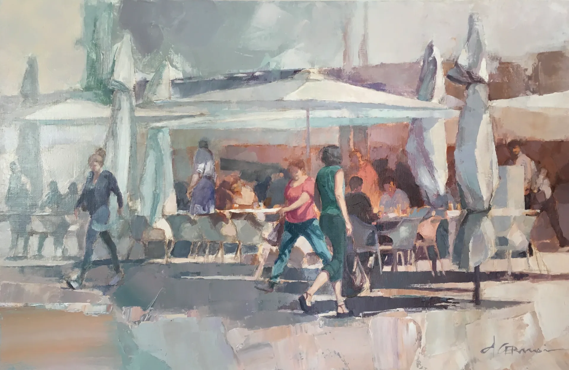 Ambiance d'une terrasse avec des personnages féminins en mouvement au premier plan. Second plan, plusieurs parasols ouverts et fermés blancs. Service en brasserie estivale.
